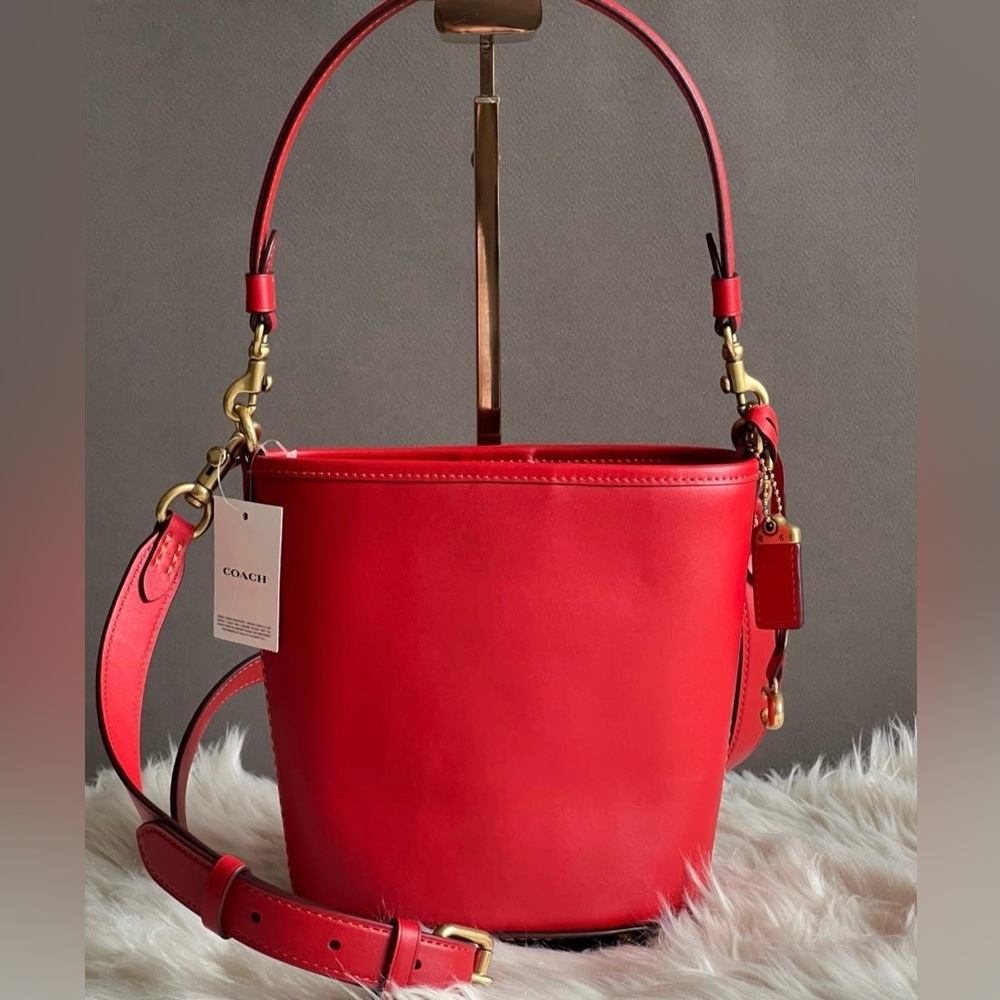 CJ827 - Coach Dakota Bucket Bag 16 - Picture 2 of 12